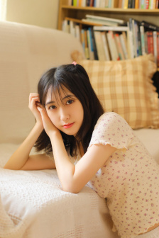 婆婆天天晚上跟老公聊天